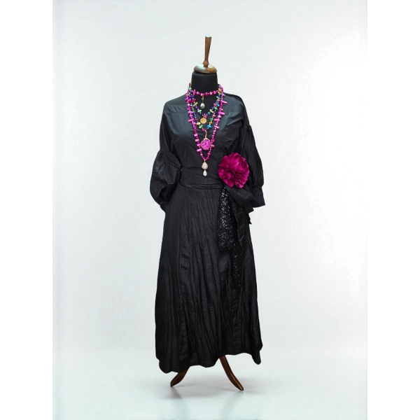 Комплет од Тафта Свила-Black Rose