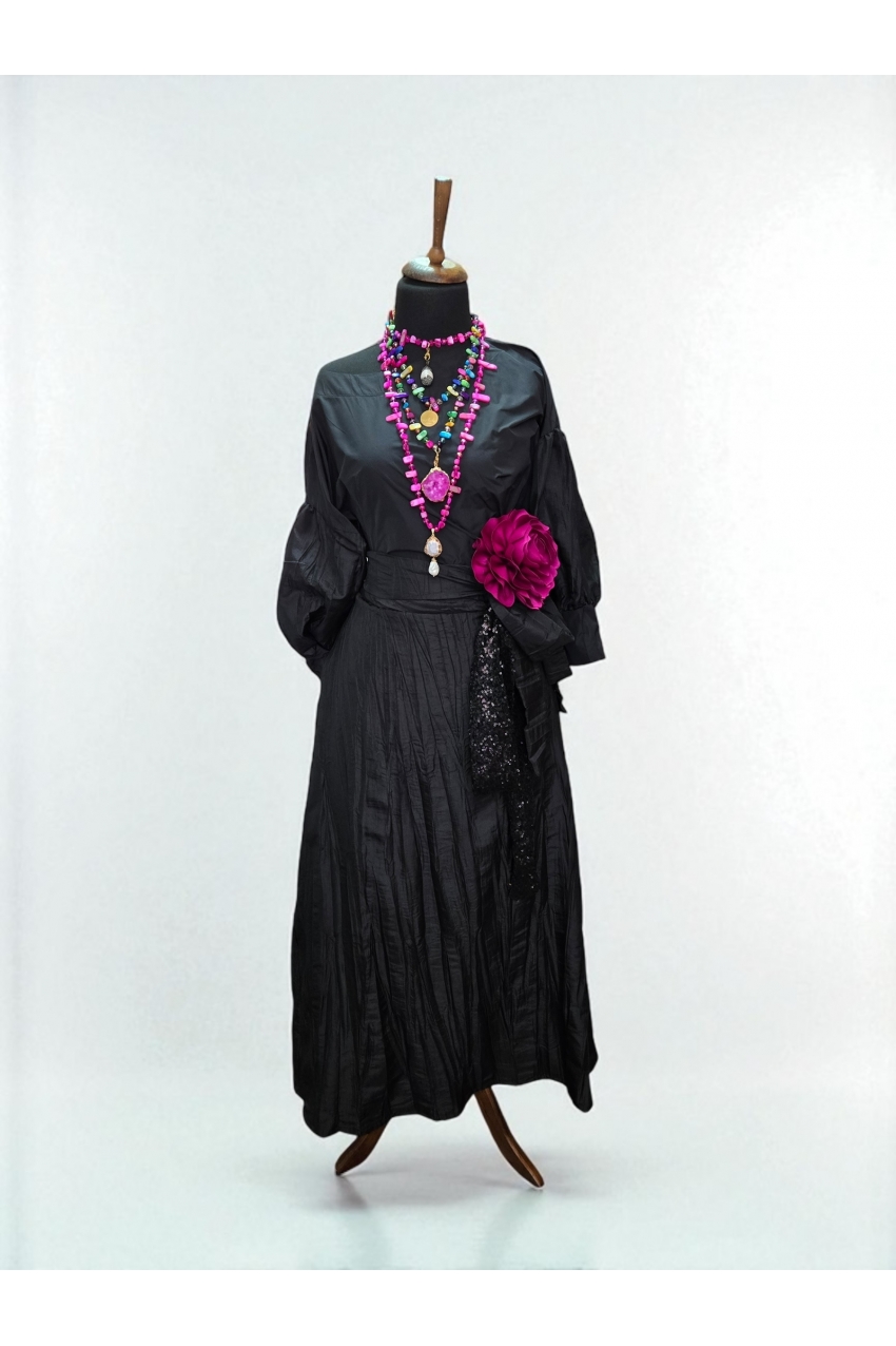 Комплет од Тафта Свила-Black Rose