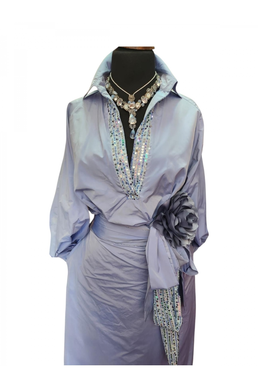 Лила тафта кокплет – Елегантен изглед