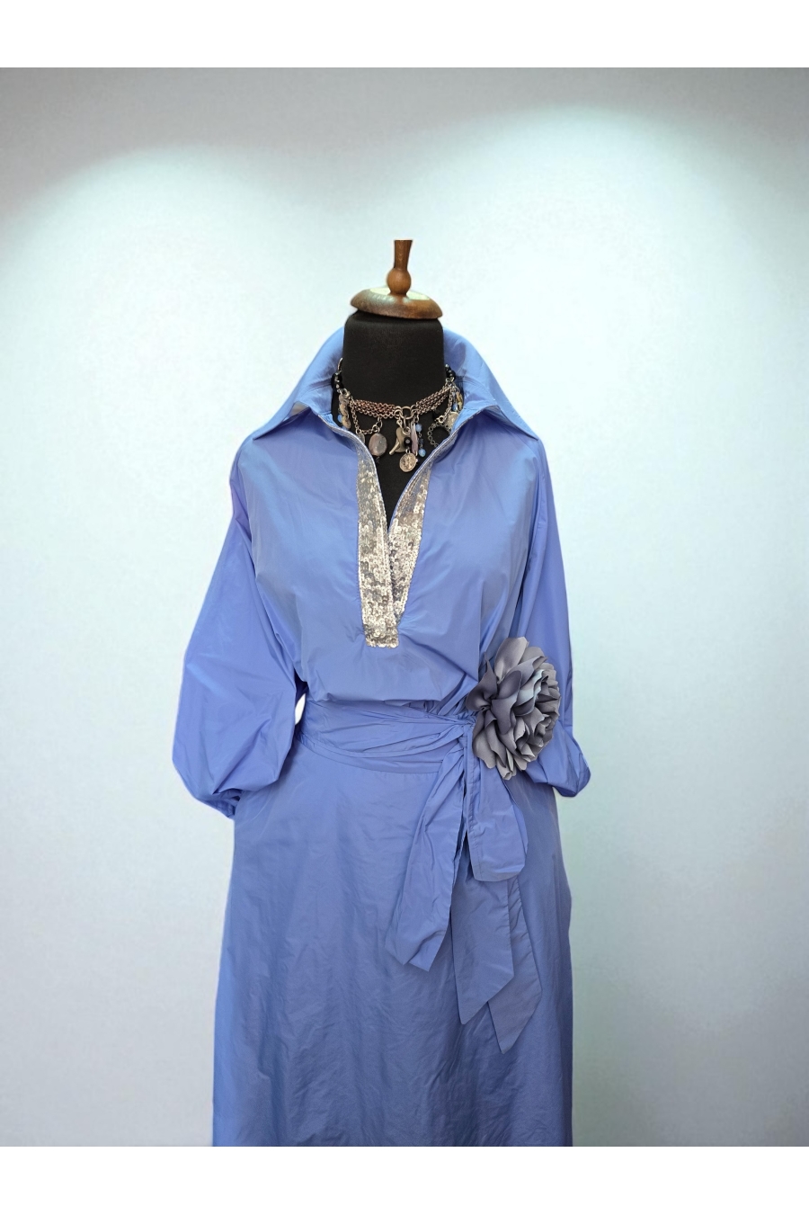 Светло сино комплет од тафта свила