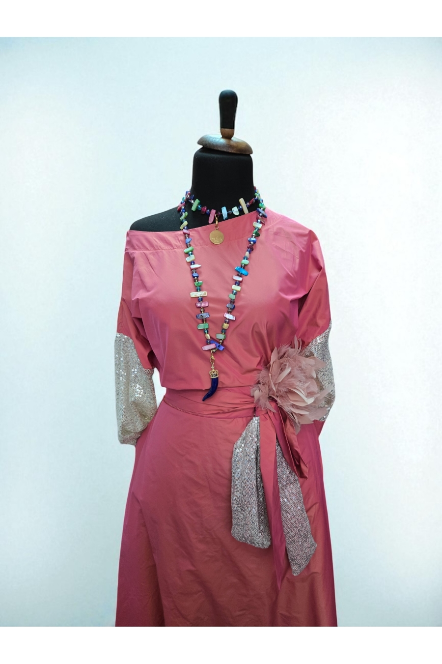 Тафта свилен комплет со пайети